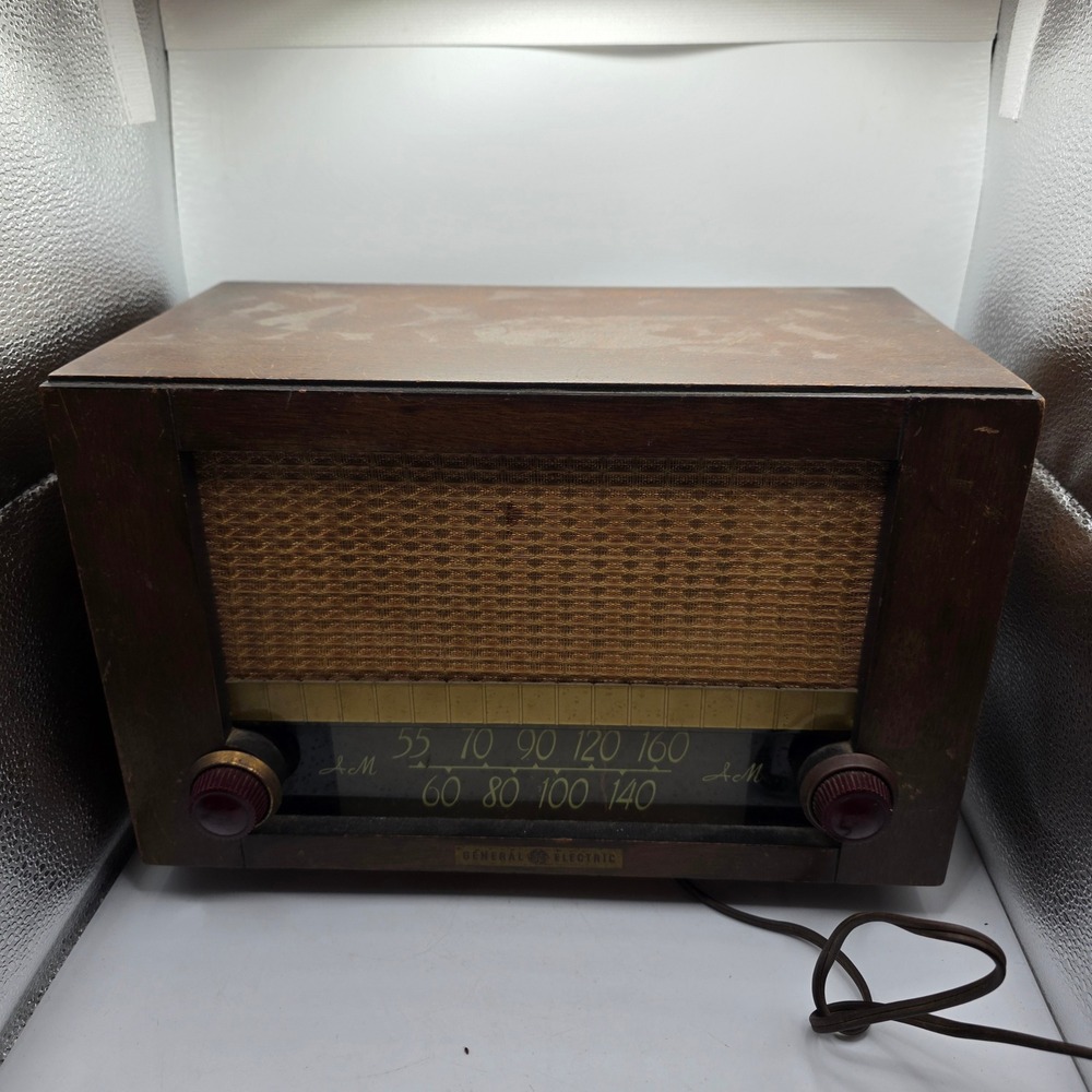 Vintage 1950s General Electric GE Model 410 AM Tube Radio Wood Cabinet Works